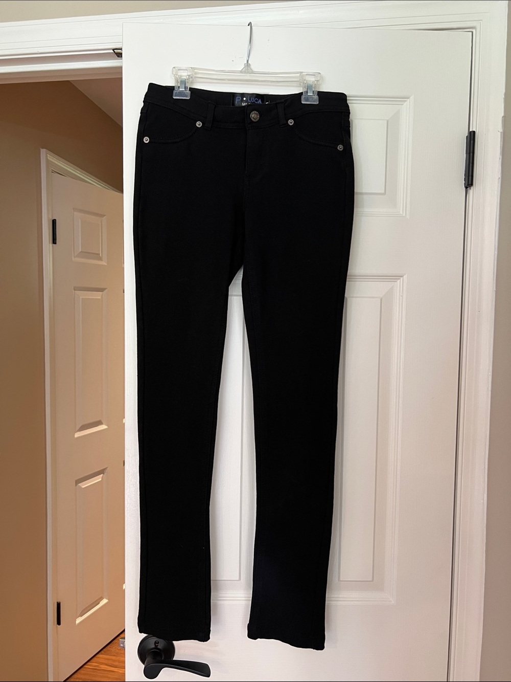 Black Skinny Women's Jeans with Stretch - Classic Mid Rise